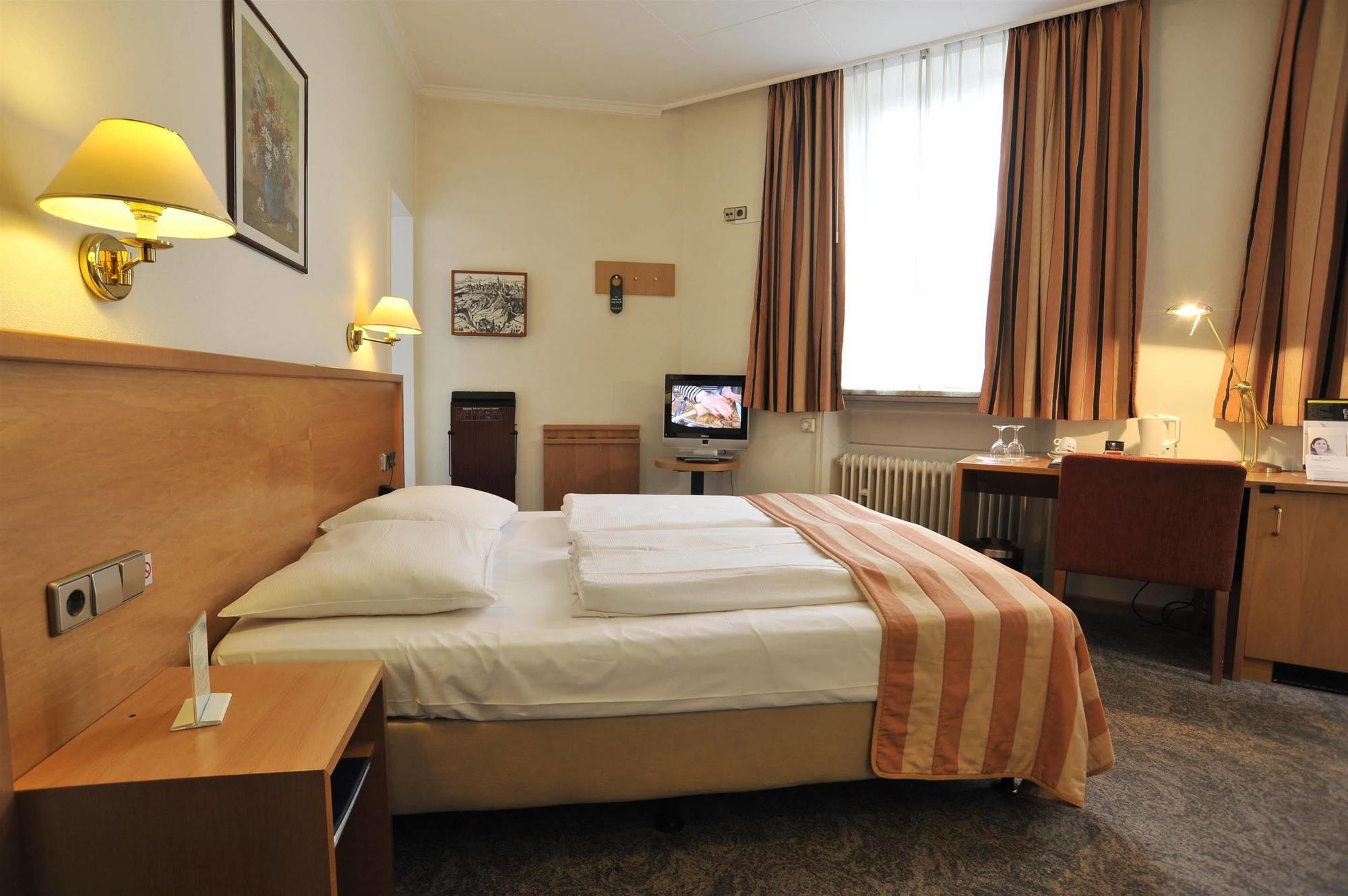Molitor Hotel